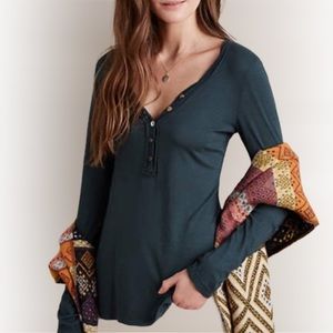 Anthropologie T. La Sava Green Henley Top